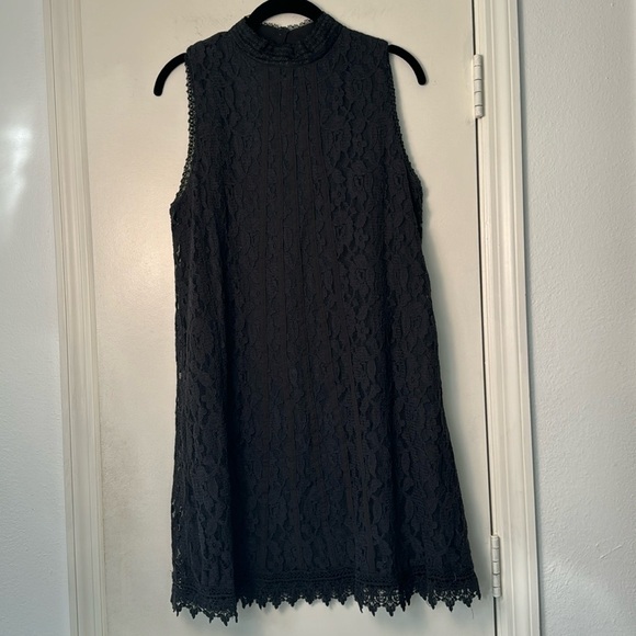 Black Sleeveless Exhilaration Mock Neck Lace Classy Elegant Dress Size Large - Picture 1 of 7